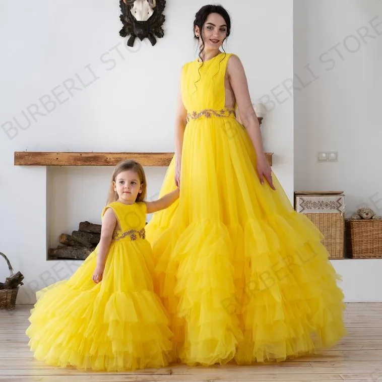 Imagem -03 - Mãe e Filha Vestido de Tule Amarelo Babados Plissado em Camadas a Linha Vestido até o Chão Apliques Fromal Vestido de Festa Feito sob Encomenda