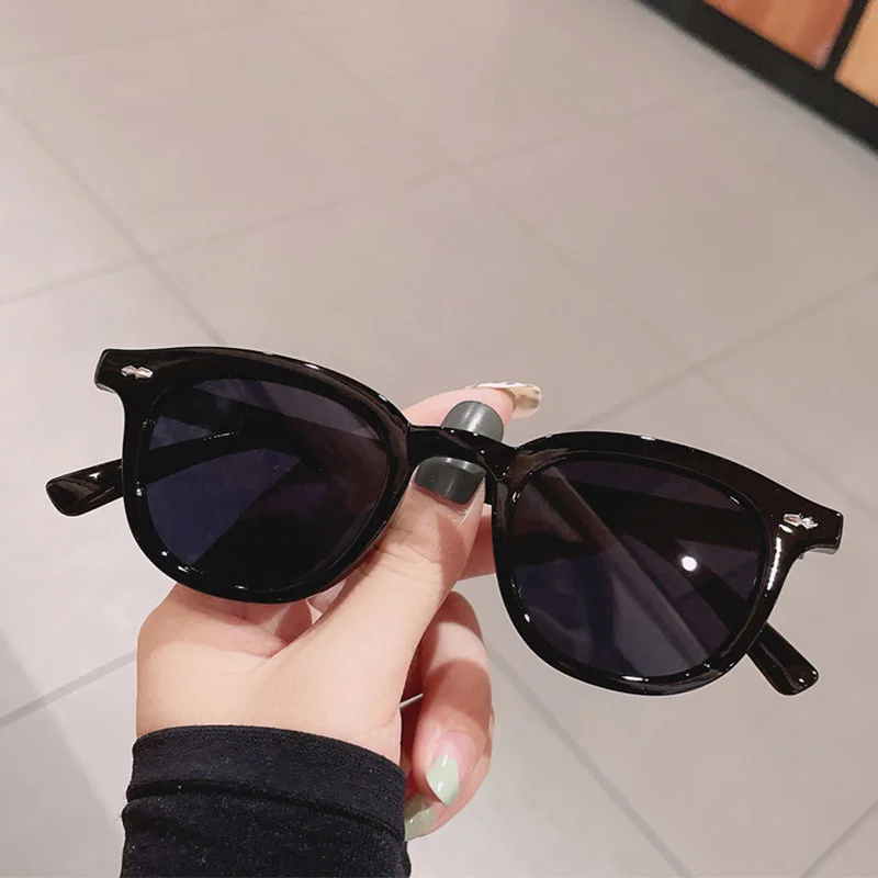 New Round Sunglasses Men Women Small Fashion Vintage High Quality Brand Designer Cat Eye Sun Glasses Hip Pop Black Blue Shadow
