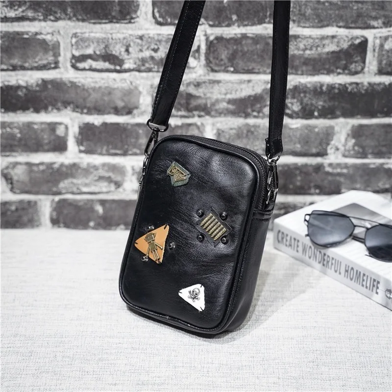 Fashion Badge Mini Crossbody Bag Men Shoulder Bag PU Mobile Phone Bag Small Crossbody Bag Men Outdoor Messenger Bags Handbag