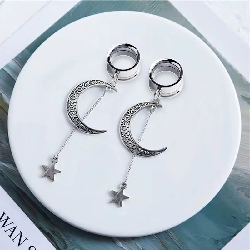 2Pcs Screw-fix Stainless Steel Ear Tunnel Plugs Moon Star Pendant Ear Gauges Flesh Piercing Expander Ear Reamer Ear Dilations