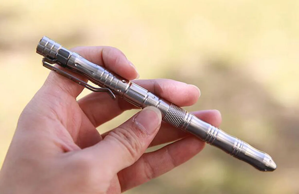 Zelfverdediging Multifunctionele Rvs Tactical Pen Met Mes Kompas Emergency Edc Tool