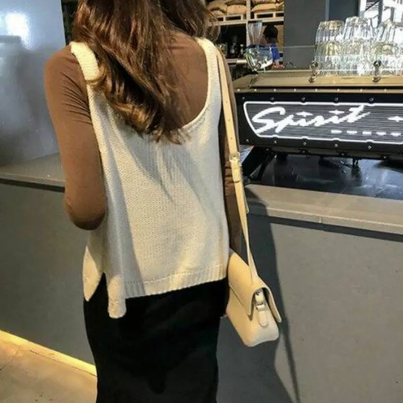 Autumn Solid Knitted Loose Casual Vest Women V-neck Sleeveless Sweaters All-match Fashion Simple Korean-style Lovely Girls Chic