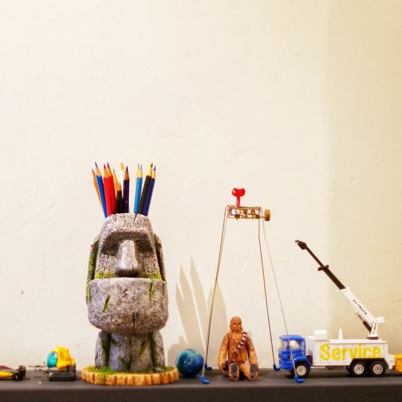 Creative Moai Stone Man Series Easter Island Stone Man Pen/Card/Glasses Holder