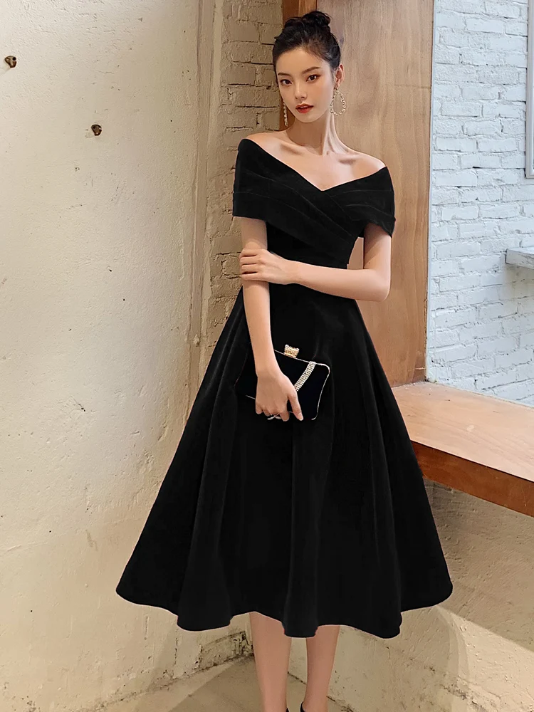 Vestido de noche negro con cuello de barco para mujer, vestido de fiesta de corte en A, longitud hasta el tobillo, temperamento delgado de terciopelo de talla grande