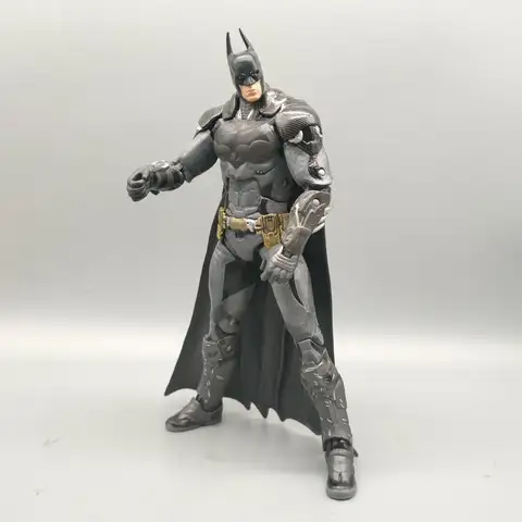 DCC colecionáveis Ark-ham Knight Bat-Hero blindado figura de ação solta de 7"
