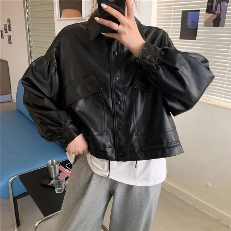 Jaket Kulit Hitam Wanita Korea Streetwear Saku Dipotong Kulit Jaket Moto Kasual Mode Longgar Jaket Wanita Musim Gugur 2021