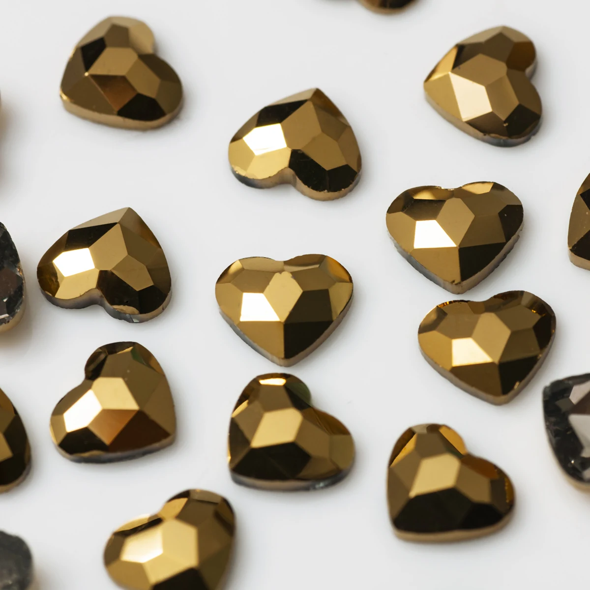 100 Stück Herzförmige Strass-Kristalle mit Flacher Rückseite für Nagelkunst 3D Luxus-Dekorationen Glitzer Maniküre DIY Nagelcharms Schmuck – Detail 5