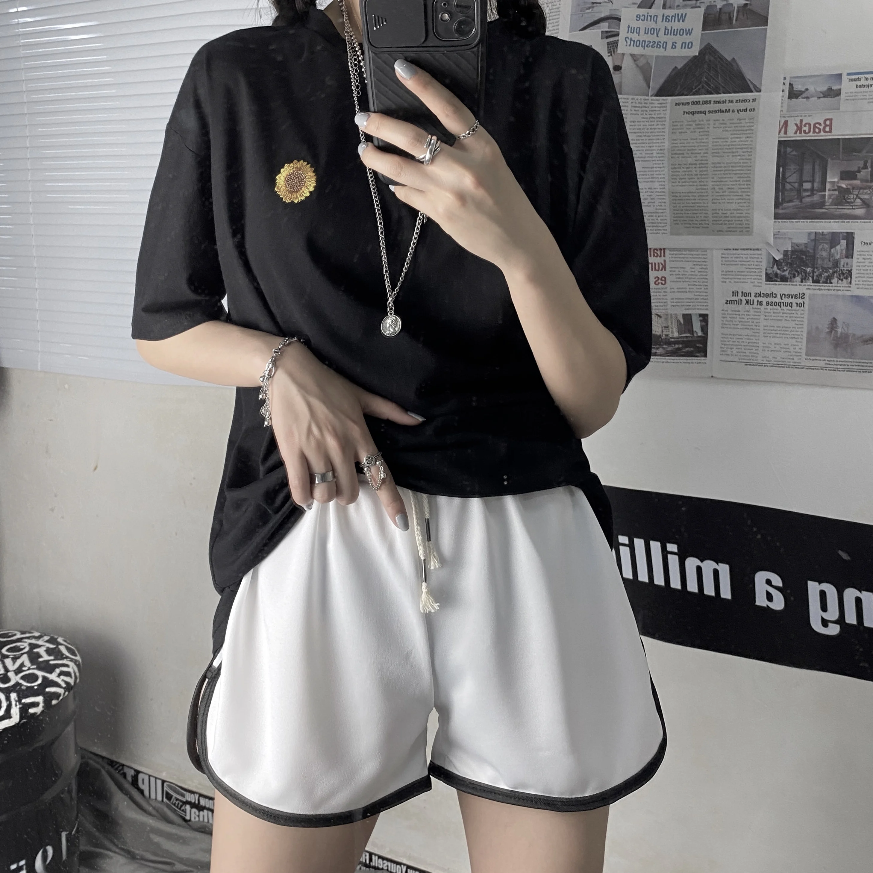 Korean of retro casual comfortable fabric elastic high waist women shorts