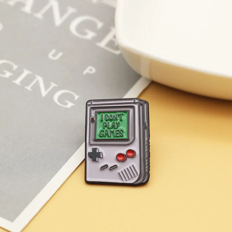 XEDZ Cartoon gray mobile game console remote control I don\'t play game text children\'s fun enamel pin metal badge punk clothes l