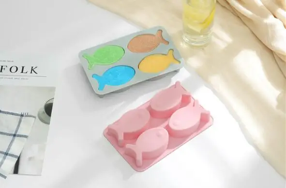 Silica Gel Rice Cake Baking Mould 4 Contains Cute Fish Handmade Soap Chocolate Mould