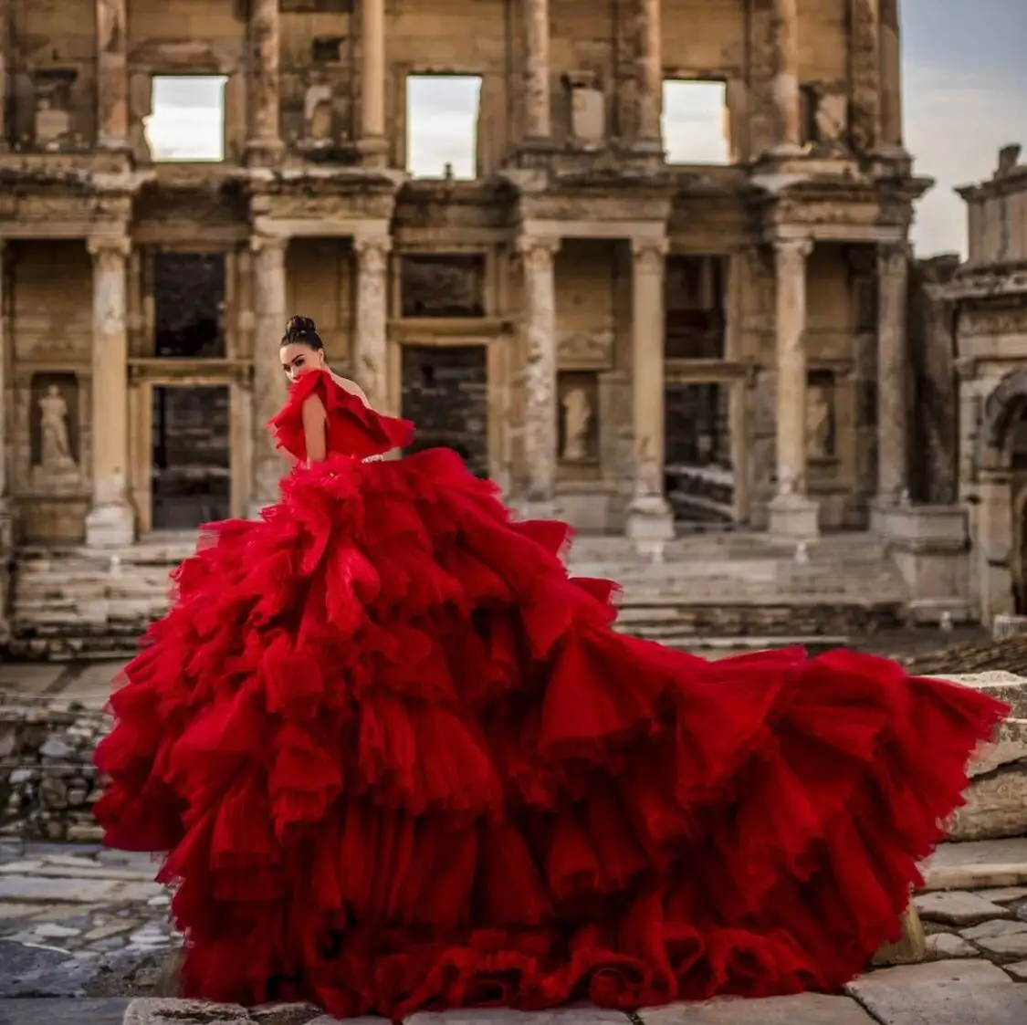 Gorgeous Puffy Red Tulle Wedding Prom Gowns Ruffles Tiered Long Tulle Formal Party Dress Lush Ball Gowns Bridal Dress