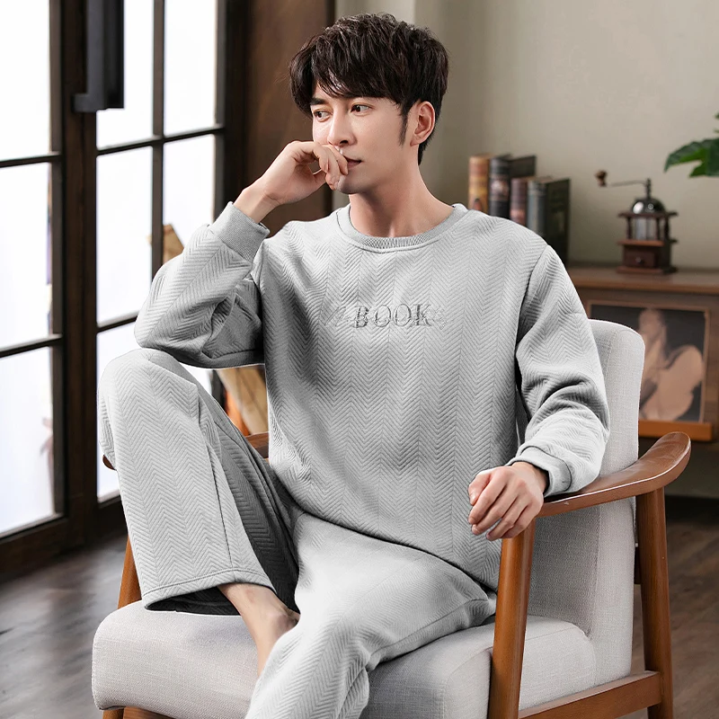 ผู้ชายฤดูหนาว O-Neck ชุดนอนบาง3ชั้น Quilted ชุดนอนผู้ชายแขนยาวหลาขนาดใหญ่3XL Pijama Hombre ชุดนอนชาย