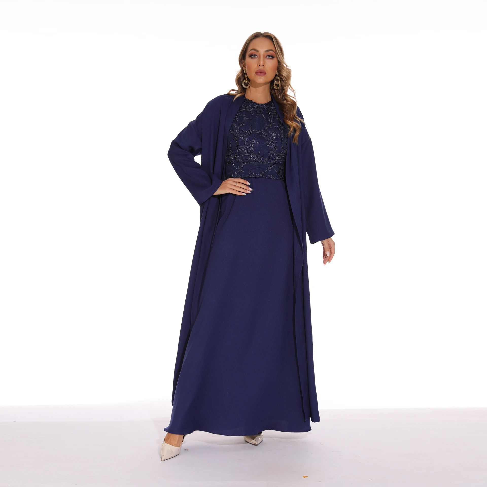 New Muslim two-piece set embroidery sequins shows a slim long And elegant Arab dress