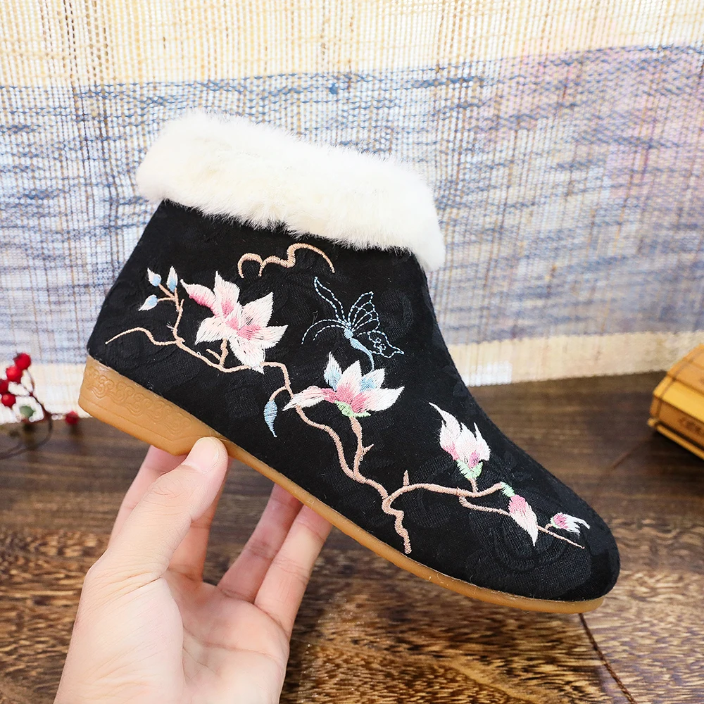 Veowalk Vintage Flower Embroidered Women Canvas Flat Ankle Boots Woman Comfortable Winter Black Boots With Fur Big Size Shoes