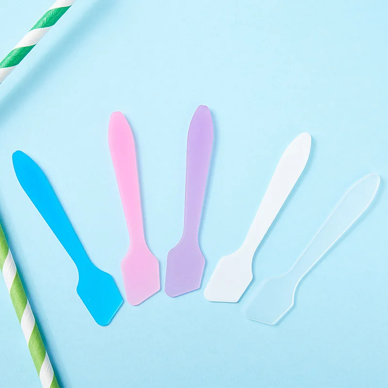 50Pcs Mini Cosmetic Spatula Disposable Scoop Makeup Spoon Mask Cream Spoon Eye Cream Stick Make Up Face Beauty DIY Tool Kits