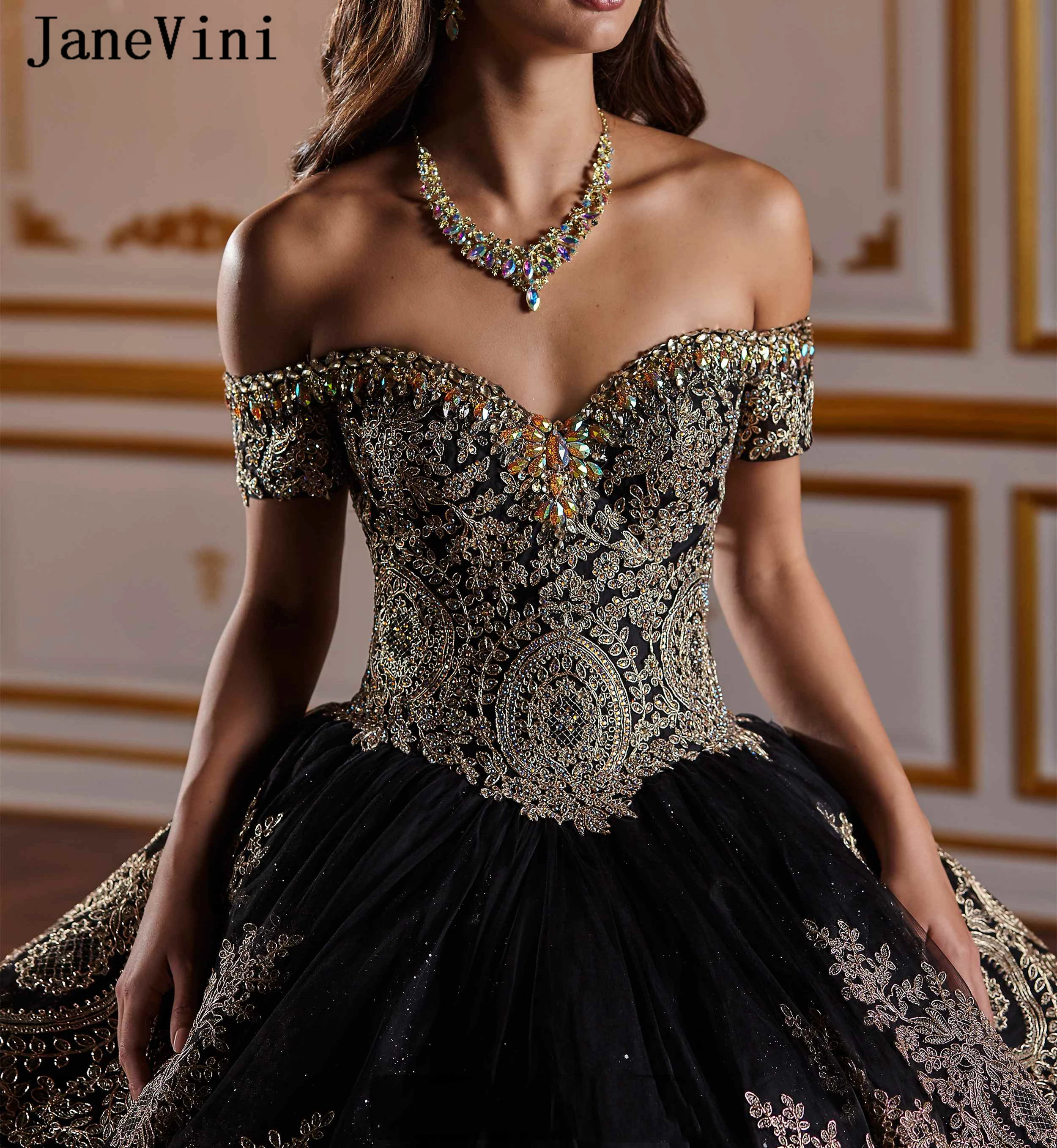 JaneVini 2020 di Lusso Nero Abiti Stile Quinceanera Abito di Sfera Dell'innamorato di Applique Del Merletto di Cristallo A File di Tulle Arabo Dolce 16 Abito di promenade