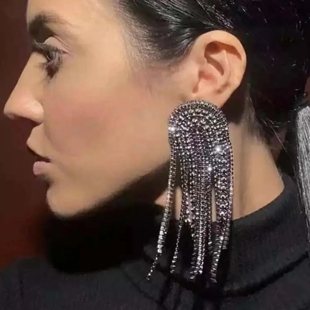 Luxury Black Rhinestone Long Tassel Drop Earrings Dinner Earrings for Women Bling Crystal Arched Shape Wedding Dangle Earrings