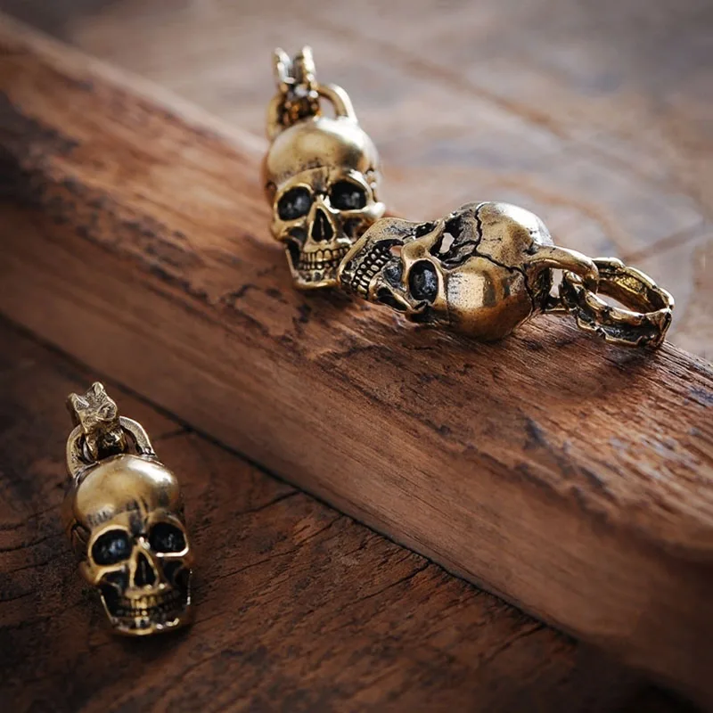 Vintage Punk Skull Head Keyring Hanging Jewelry Pure Copper Motorcycle Car Key Chain Rings Pendant Metal Brass Men Keychain Gift