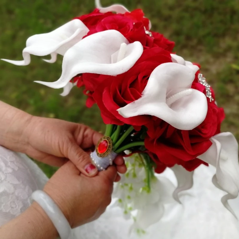 Ramo de novia de cascada, rosa roja, flor de boda, perlas artificiales, cristal de tacto Real, accesorios de boda de lirio de Cala Blanca