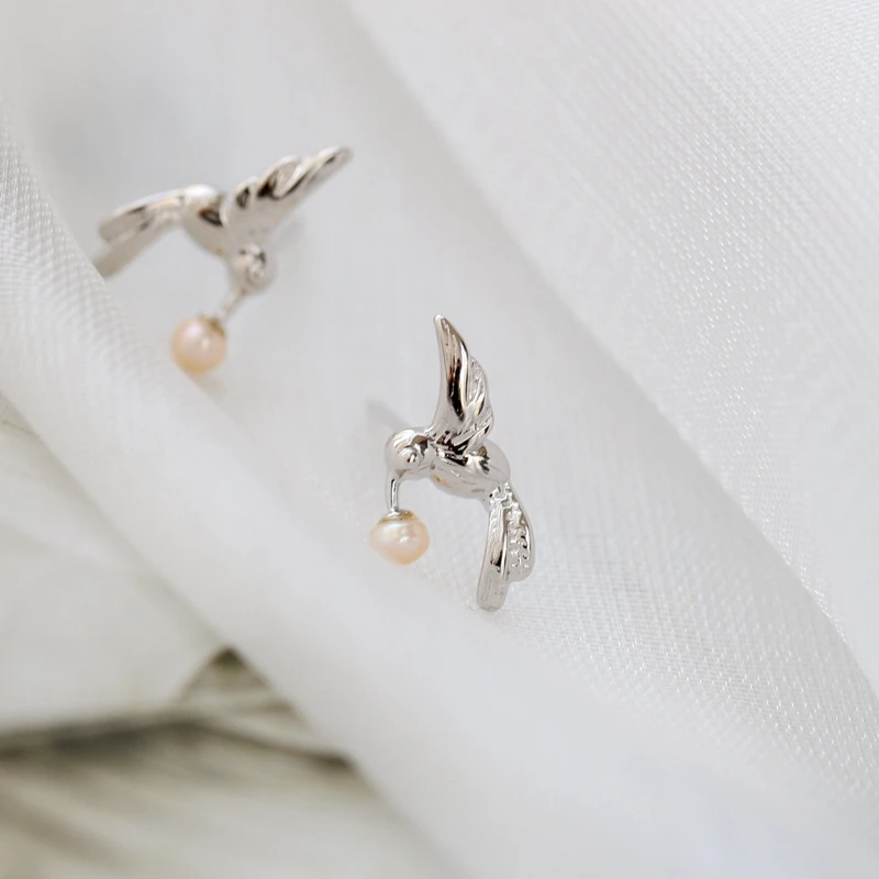 الحد الأدنى نمط 925 فضة الطنان أقراط مطعمة لؤلؤ المياه العذبة الطبيعية القرط المرأة خاتم هدايا مجوهرات أنيقة