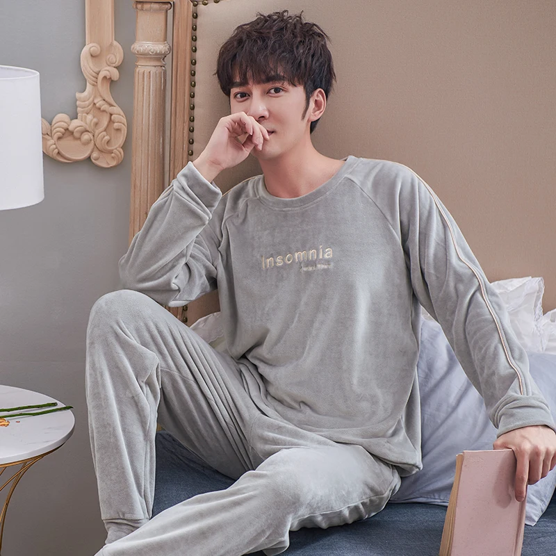 

Men O-Neck Pajamas Set Island Fleece Male Long-sleeved Autumn Winter Pyjama Loose Men Home Set Letter Sleepwear Tops + Pants