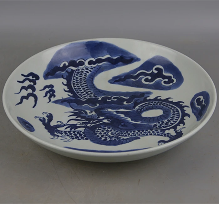 Qing Dynasty Qianlong Period Handmade Porcelain Blue and White Dragon Pattern Porcelain Plate