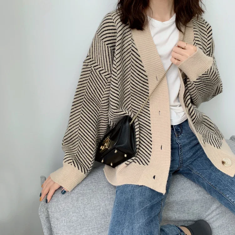 2024 High Quality Women Autumn V-Neck Knitted Striped Women Sweater Coat Cardigans Long Sleeve Women Poncho Sweaters Pull Femme