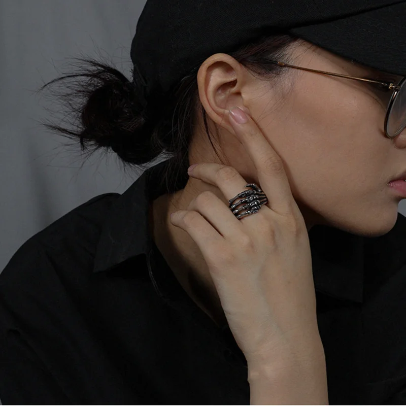 Domineering Skull Ghost Paw Hand Bone Plating Alloy Ring Men Retro Punk Hip Hop Gothic Accessories Banquet Jewelry Gifts