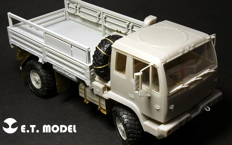 らモデルE35-017 1/35現代米M1078 lmtvトランペッター01004