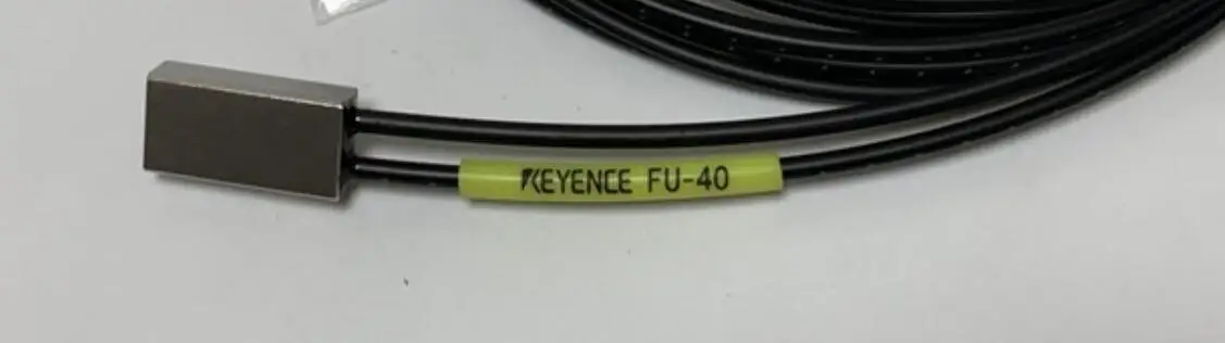 The new barcode KEYENCE FU-40 comes with a collection of long-distance optical fiber, complete accessories