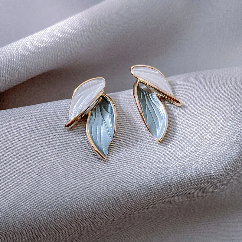 New Korean Arrival Metal Trendy Fresh Lovely Sweet Grey Leaf Stud Earrings For Women 2022 Fashion Jewelry