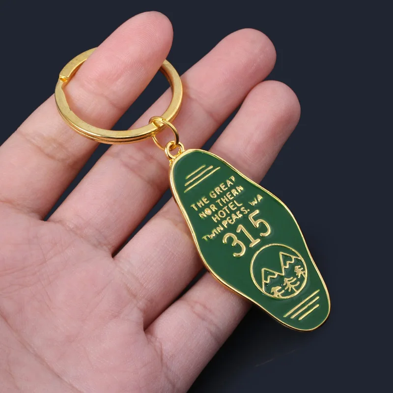 Twin Peaks The Great Northern Hotel Room 315 Keychain Gold Letter Logo Key Chain Green Enamel Metal Keyring Women Men Jewelry