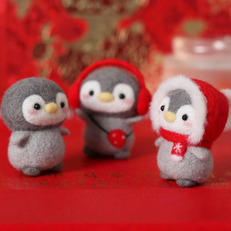 

Unfinished Felt Kit 2021 New Latest Funny Festive Christmas New Year Penguin Wool Needle Felt Kit Package DIY Handmade Doll Toy