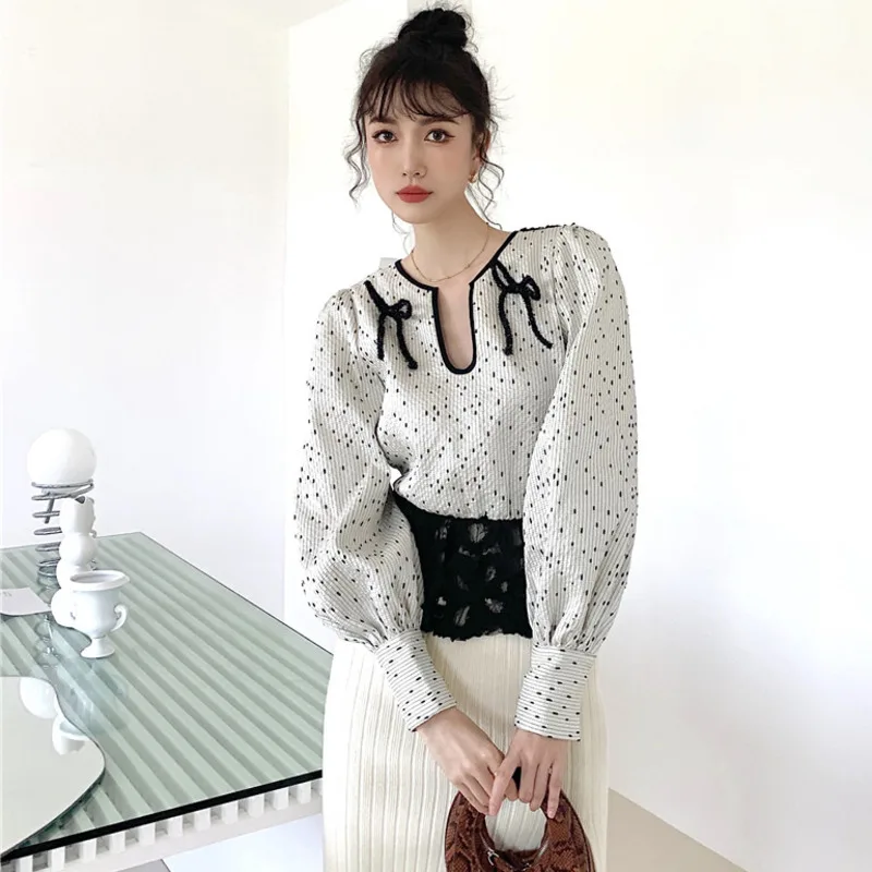 2021 Spring New Contrast Lace With Lantern Sleeves With Bow Dot Pattern Slim White Top For Women Fashion Tide C902