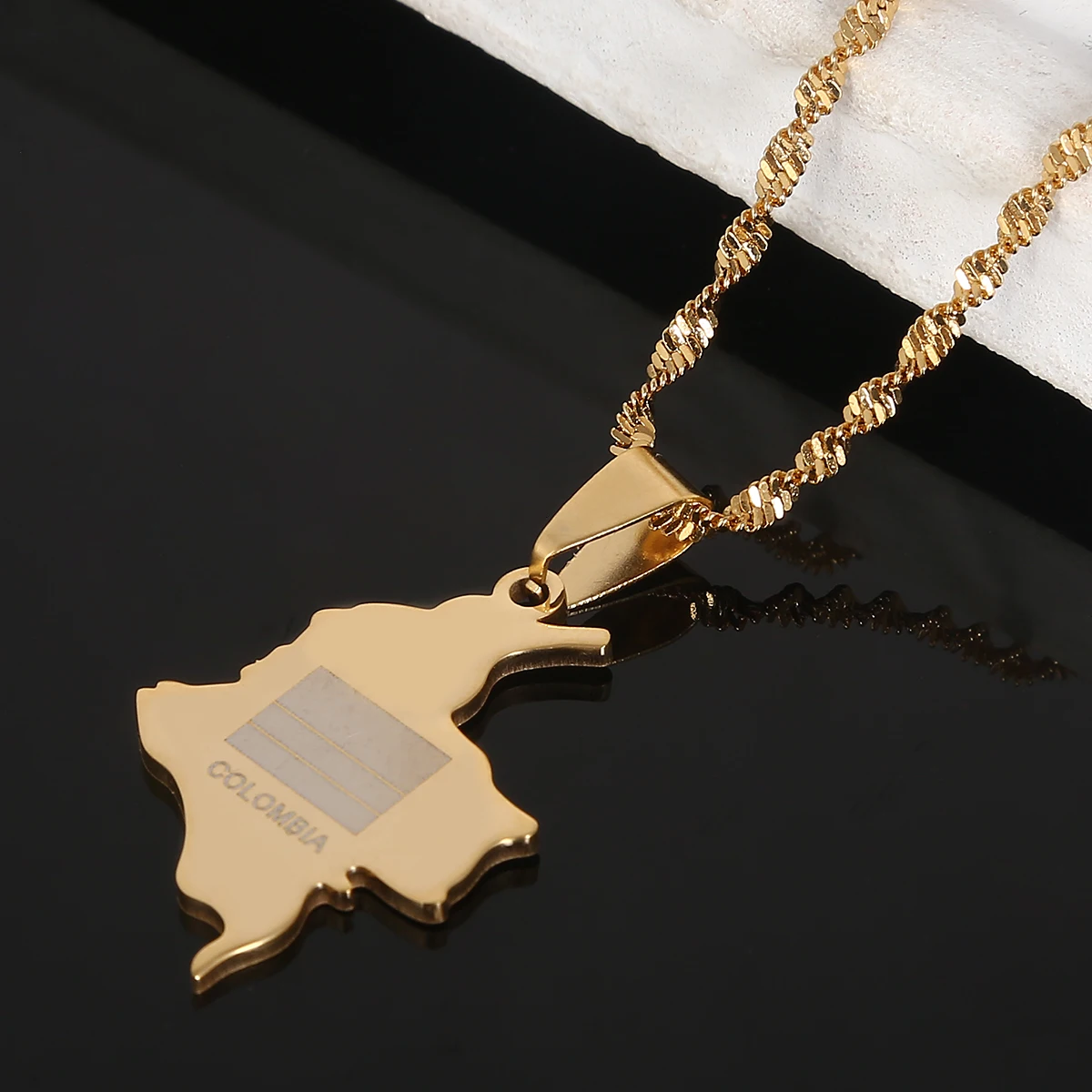 Stainless Steel Gold Color Colombia Map Pendant Necklace Trendy Colombian Flag Chain Jewelry