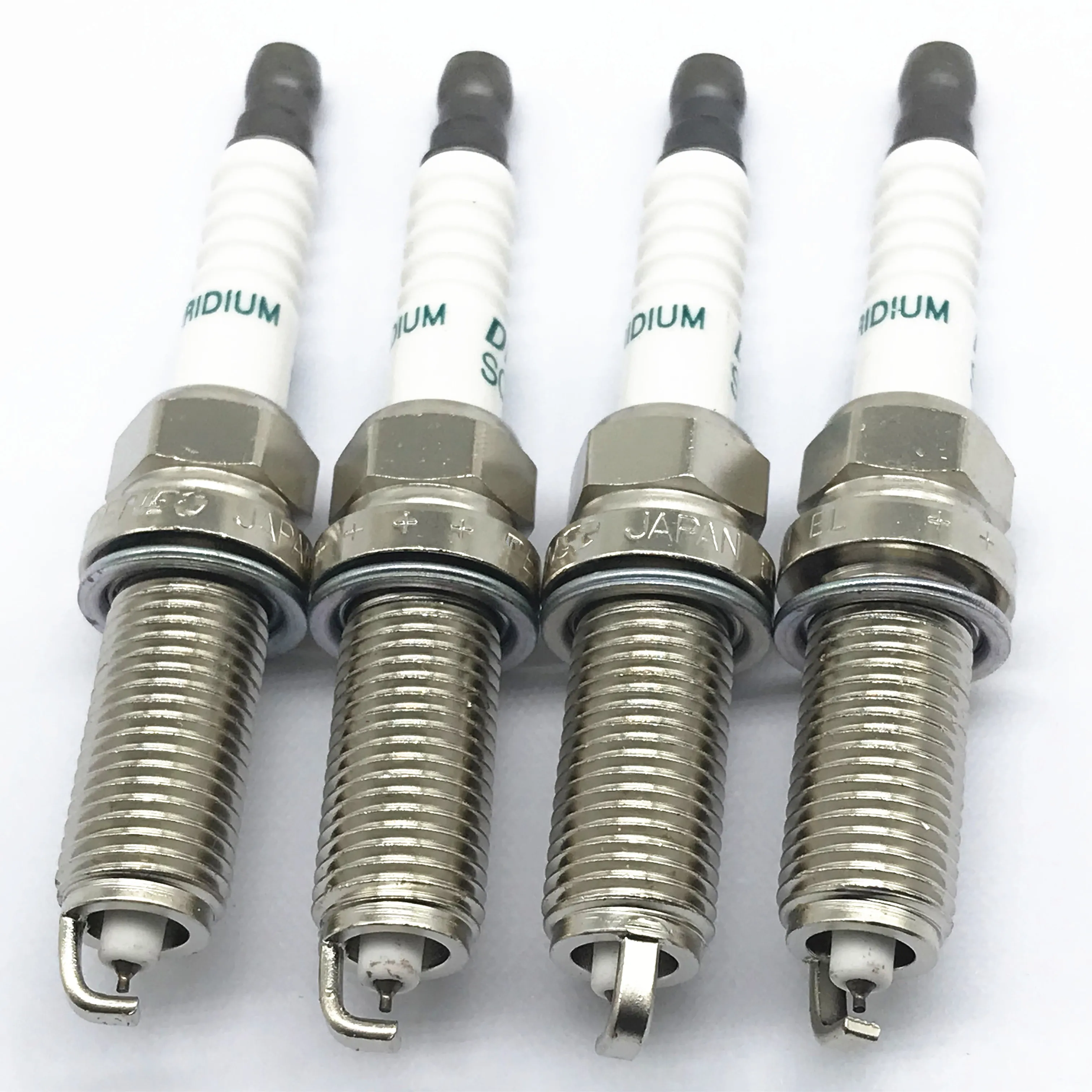 4 PCS iridium spark plug SC20HR11 SC20HR-11 for 90919-01253 9091901253 PLZKAR6A-11 LZKAR7AP-11 LZKAR7A ILKAR7B11 REA9WYPB4