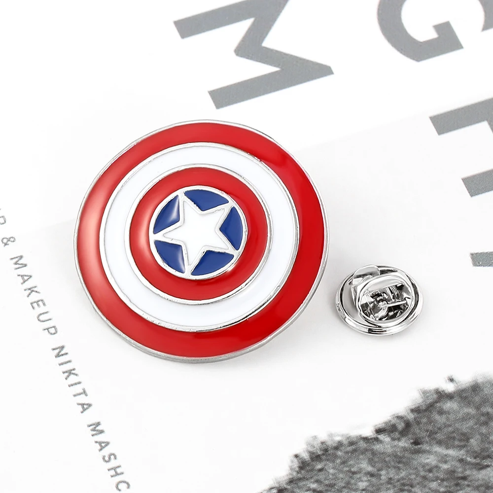 Marvel Movie Captain America Shield spilla smaltata moda uomo e donna gioielli Badge zaino accessori