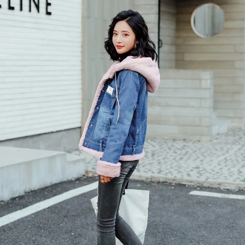 

Women Winter Thick Warm Fur Lining Short Denim Jacket Hoody Slim Fit Jeans Coat Female Casual Overcoat Streetwear Parkas Jacket