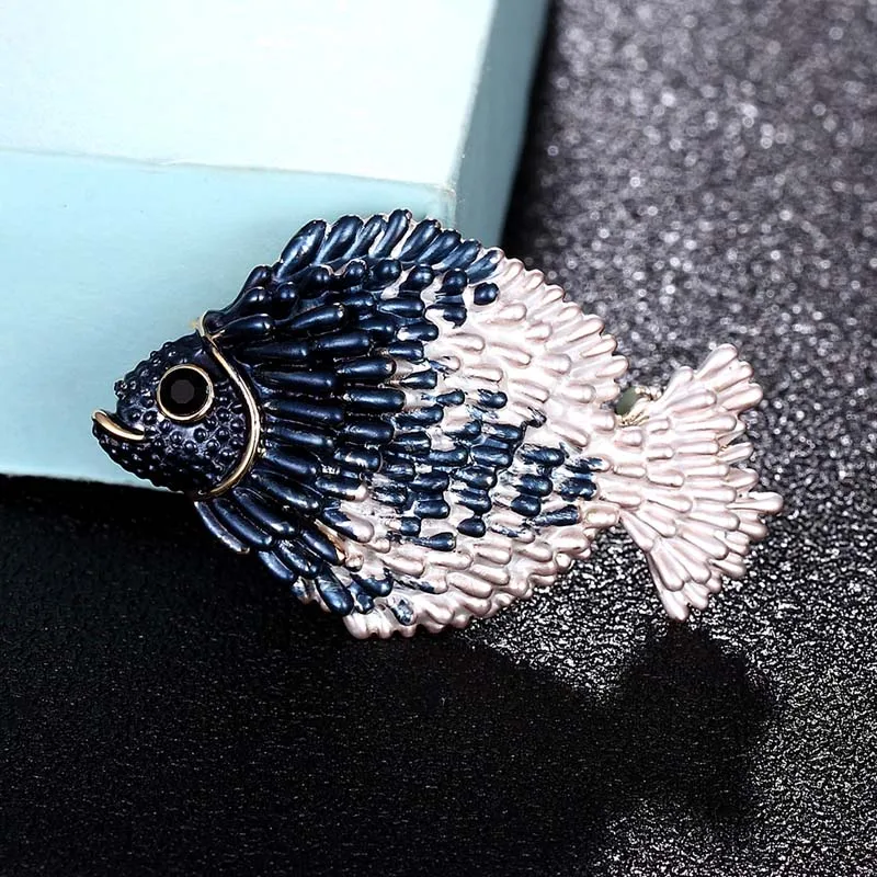 

Zlxgirl Enamel fish shape men brooch jewelry metal tin alloy gold color Hijab Pins Clothes Suit Accessories scarf pins bijo