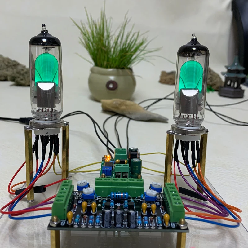 

6E1 Tube Cat is Eye Driver Board 6E2 EM81 Audio Level Fluorescent Tuning Indication Circuit DIY Modification