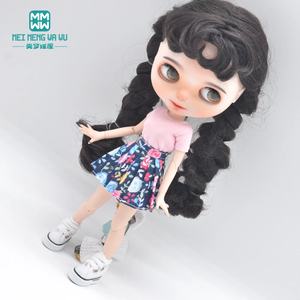 

28cm Blyth Doll Clothes White T-shirt, pleated skirt, sneakers