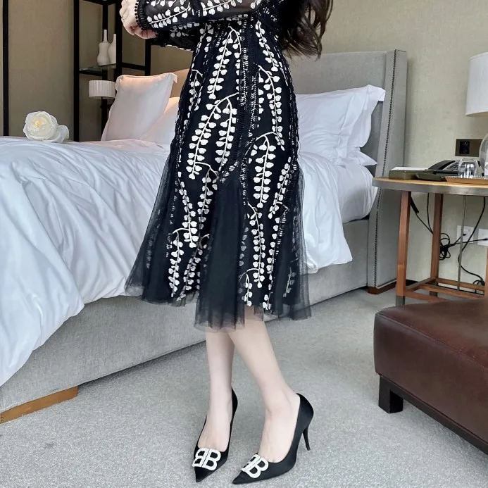 2023 Fashion Ladies Embroidered Flower Dress Women O-Neck Elegant Vintage Dot Mesh Patchwork Lace Knee-length Dress Vestidos