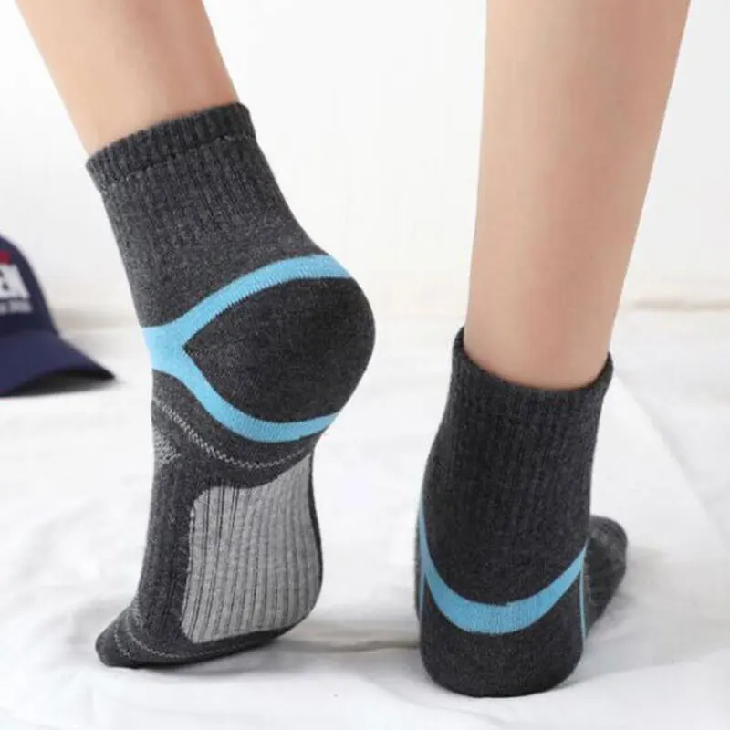 Men\'s Socks Sports Elite Socks Striped Cotton Socks Compression Socks Male Sports Socks Adult Training Basketball Socks Running