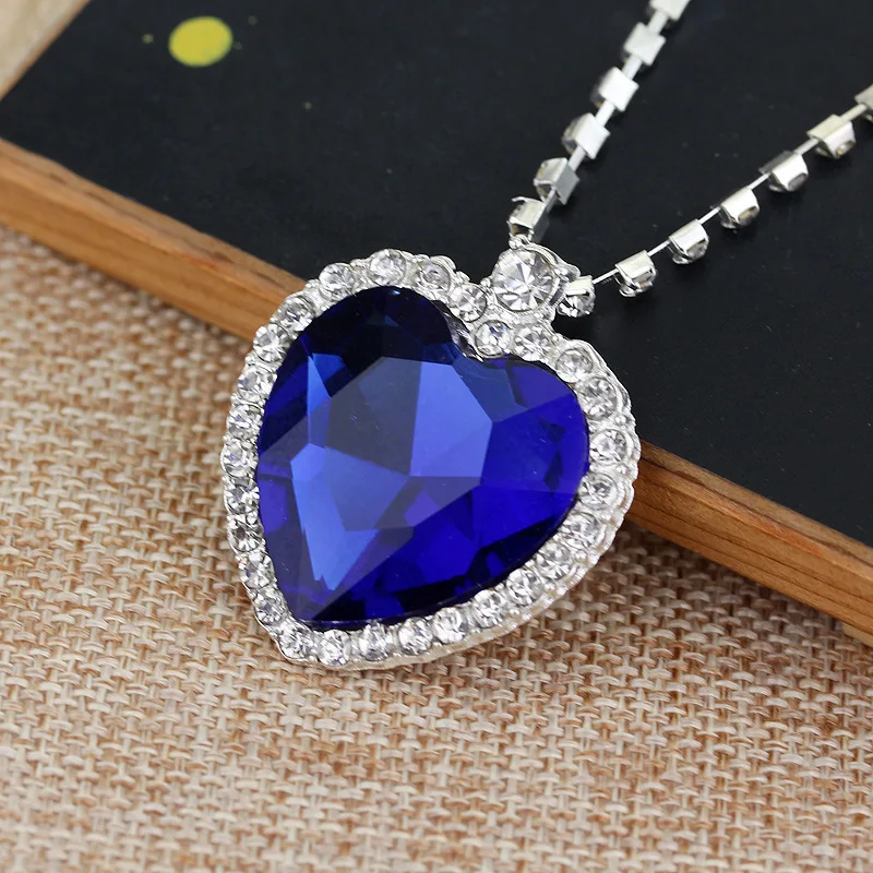 Hot Movie Same Style Ladies Sweater Chain Pendant Ocean Blue Heart Shape Necklace Fashion Jewelry Gift for Women Party Decor