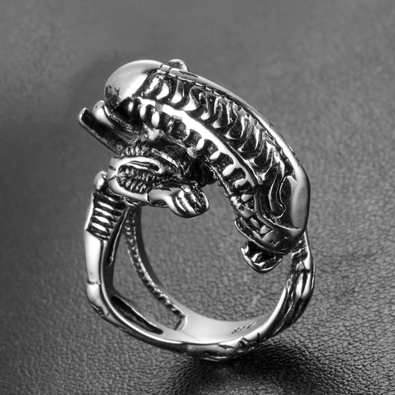 Vintage Alien Predator Finger Ring for Men And Women Cool 316L Stainless Steel Biker Ring Punk Gothic Alien Skull Ring Wholesale