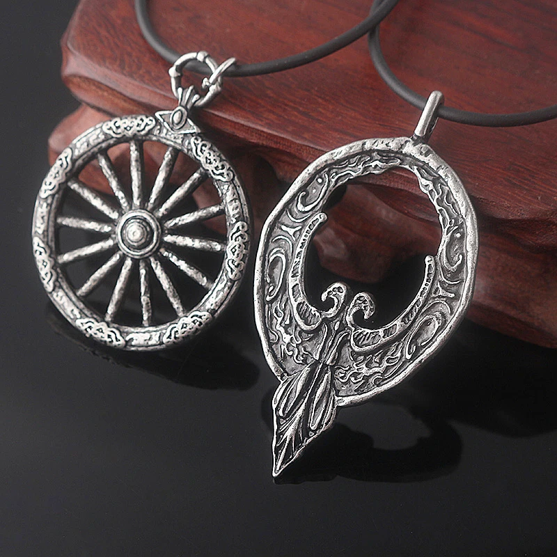 MIDY Game Bloodborne Hunter Badge Necklaces Crow Hunter Wheel Hunter Pendant Necklace Men Women Fans Cosplay Jewelry Gift