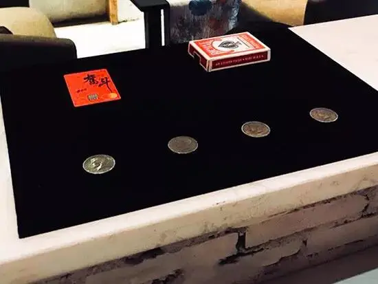 Secret Mat Magic Tricks Appearing Close Up Poker Deck Card Pad Close Up Illusions Mentalism Magic Prop Professional Magician