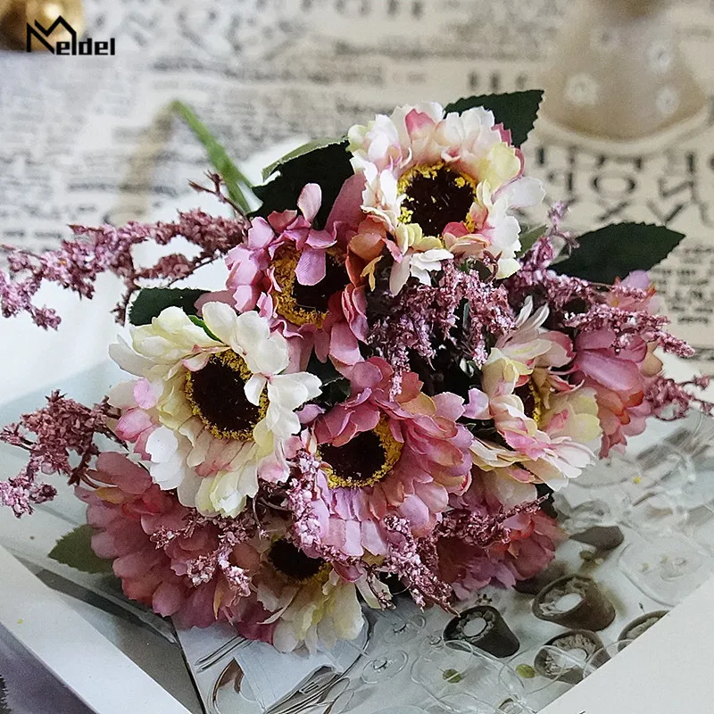 Ungu Daisy Buatan Sutra Flores Kecil Bouquet Pengaturan Palsu Bunga Gerbera DIY Home Hotel Pesta Pernikahan Tabel Dekorasi Flore