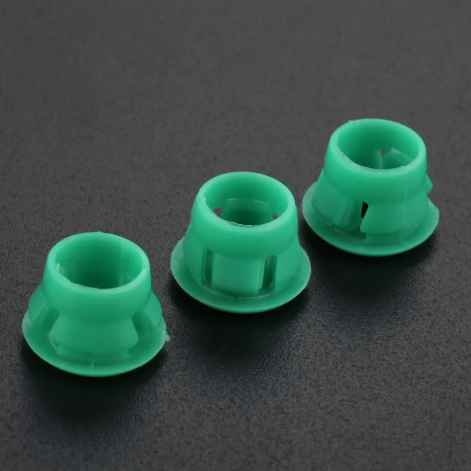 50Pcs Side Sill Skirts Moulding Grommet Clips Fasteners 51711932996 Plastic Rivet Retainer For BMW E30 E32 E36 E46 E60 E61 E63