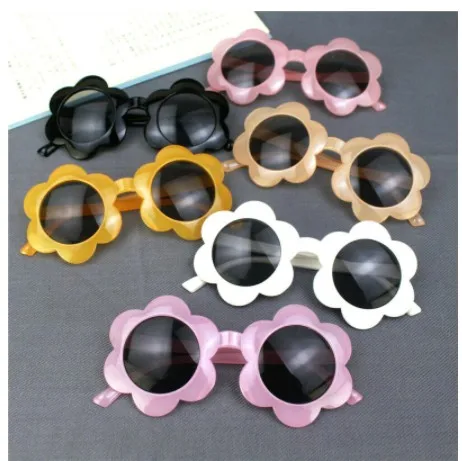 Suummer Baby Kids Unisex Children Flower Frame Sunglasses UV400 Toddler Outdoor Glasses